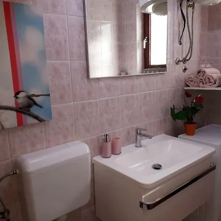 Ena Apartment *
